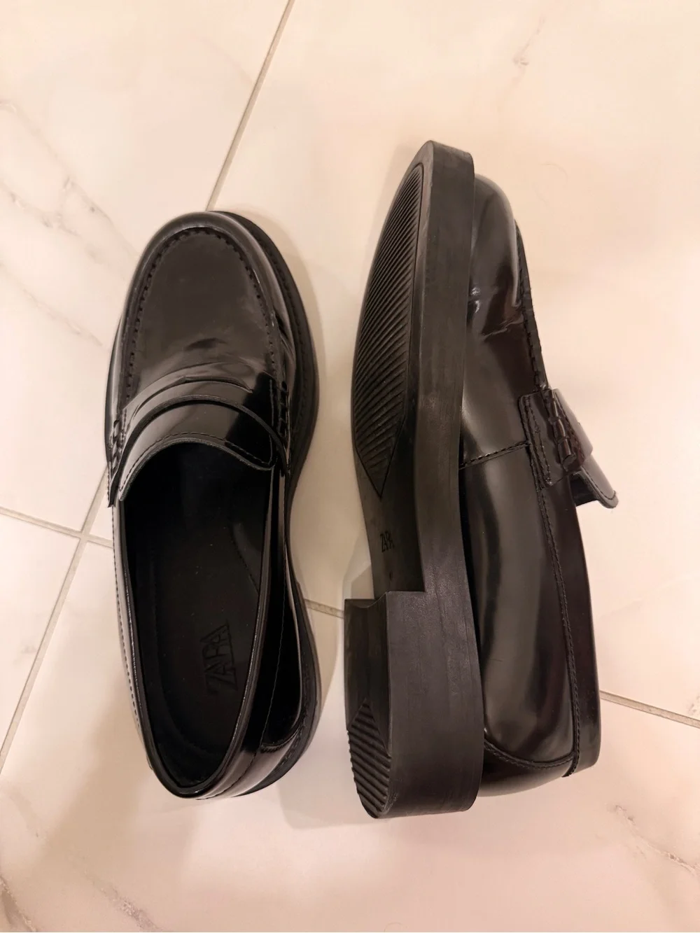 ZARA Black Shiny Leather Loafers – EU 41 / US 8 – Good Condition